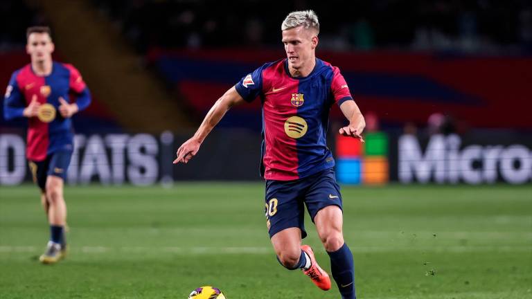 LaLiga borra a Dani Olmo y Pau Víctor de la plantilla del FC Barcelona