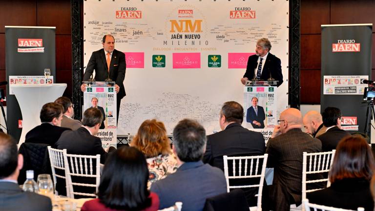 El rector propone una “revolución calmada” para transformar la provincia desde la Universidad