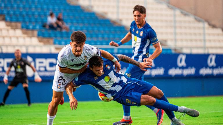El Real Jaén busca los tres puntos, esta tarde, en La Victoria