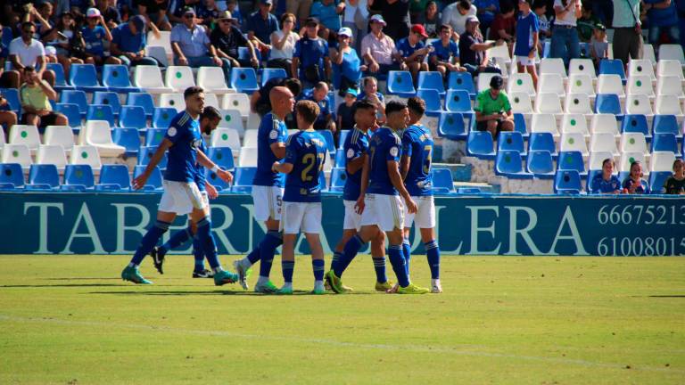 El Linares vuelve a ganar en un partido en el que sabe sufrir ante la AD Ceuta (2-1)