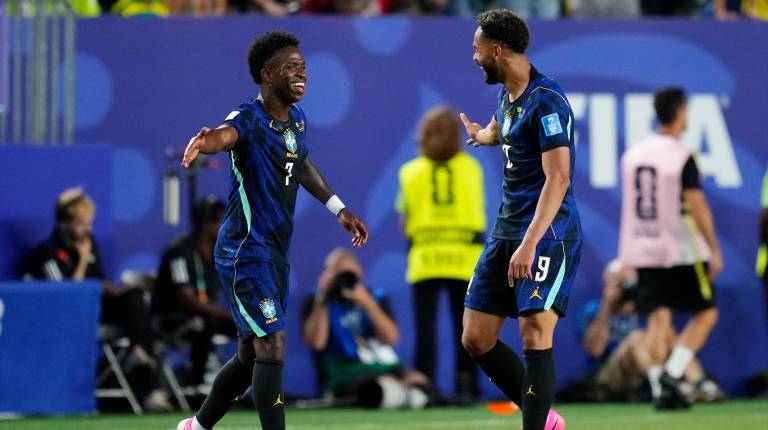<i>Vinícius y Cunha celebran uno de los goles. / AFP7 / Europa Press.</i>