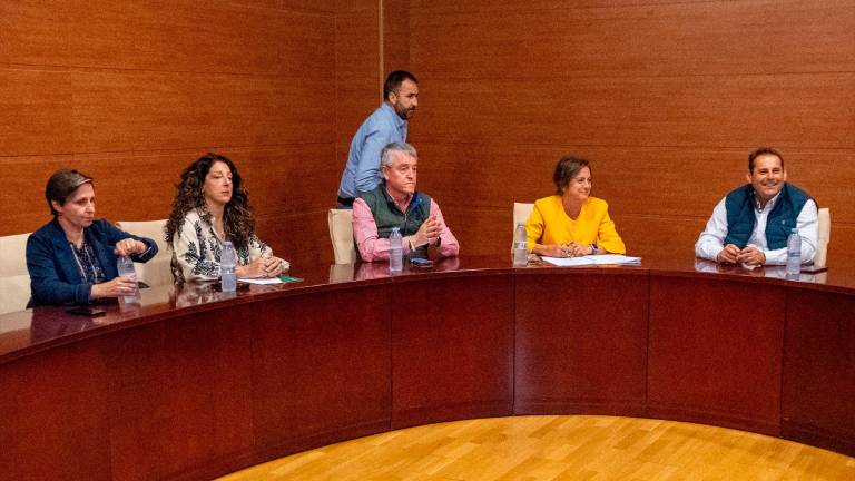 La Junta y Cooperativas Agroalimentarias de Jaén abordan los retos ambientales del sector