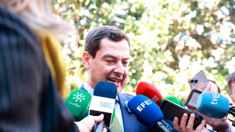 Juanma Moreno: “Montero se equivoca si pretende plantear las elecciones como un ‘referéndum’ sobre sanidad”