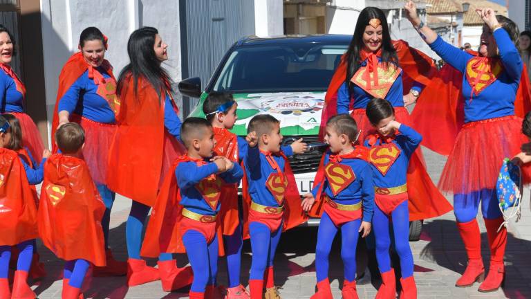 Los más pequeños disfrutan del carnaval en Arjonilla