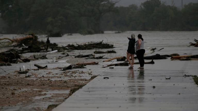Aumentan a 80 los muertos por las inundaciones de Texas