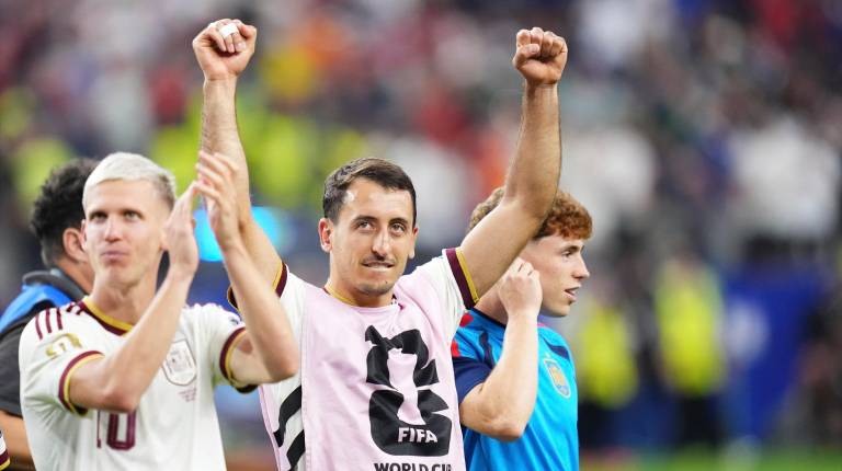 <i>Oyarzabal celebra el pase de España a la final.</i>