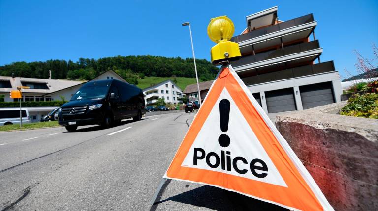 <i>Imagen de archivo de una señal policial en Suiza. / Lian Yi / Contacto / Europa Press</i>