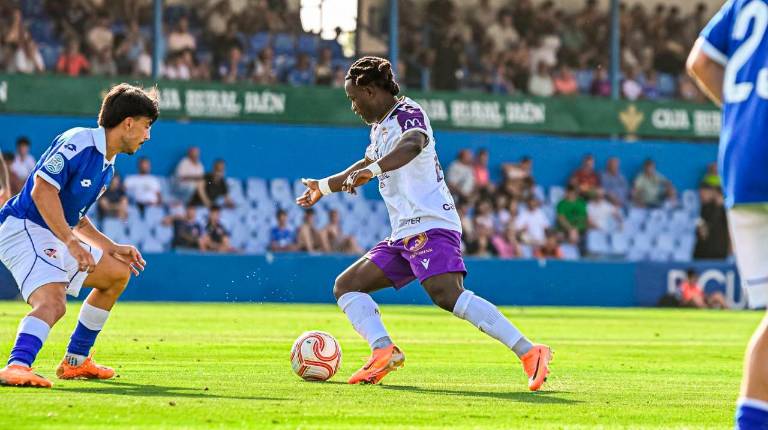 <i>Moha encara en una acción del partido /Real Jaén/Miranda López</i>