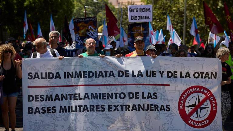 Colectivos antiOTAN se manifiestan contra la cumbre de Madrid