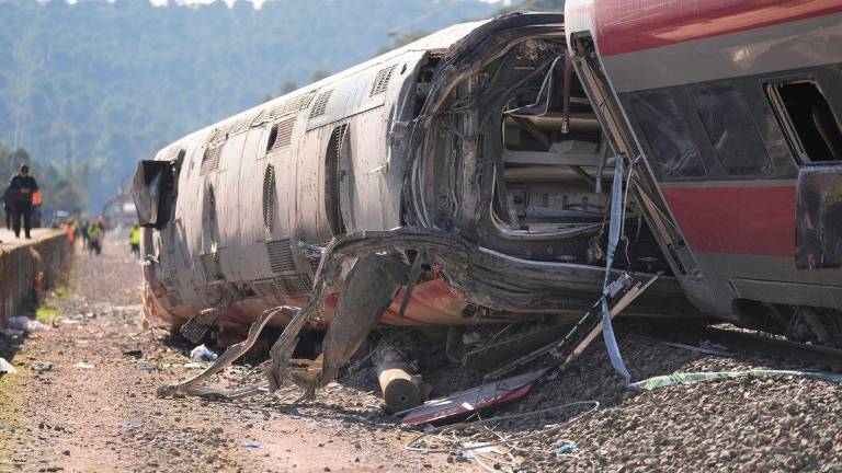 Los forenses completan la autopsia de los 43 muertos en Adamuz