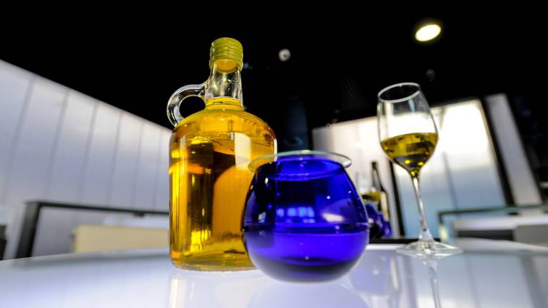 Las ventas acumuladas de aceite de oliva mejoran en el mercado interior