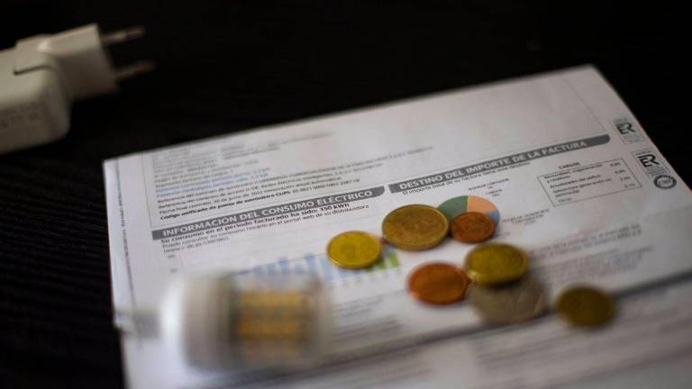 La luz vuelve a subir y marca el lunes más caro de la historia, 227,45 euros/MWh