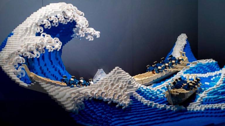 Reproducen “La gran ola” japonesa con piezas Lego