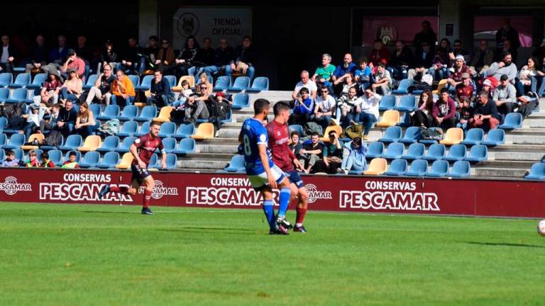 El Linares encadena su tercera derrota consecutiva en Pontevedra (3-1)