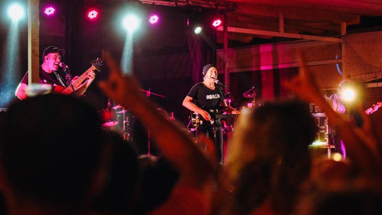 Apache se despide de Valdepeñas de Jaén con un espectacular “We are the champions” que suena a vitamina para España
