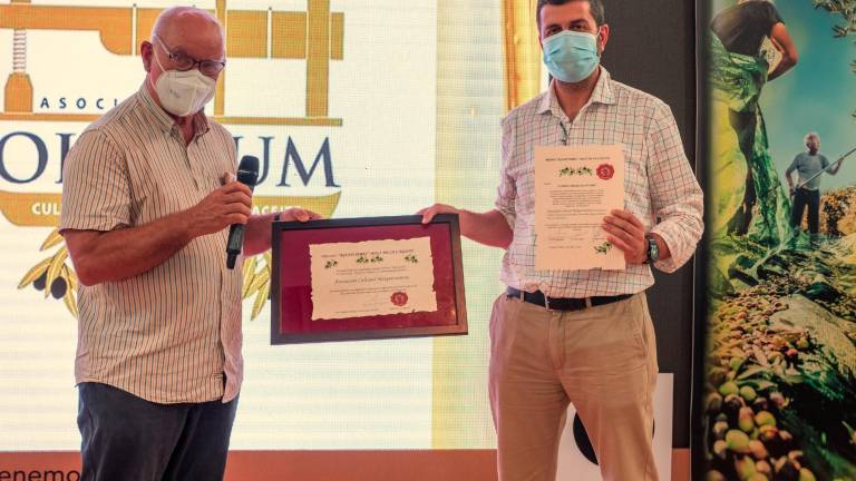 Másquecuentos recibe el XII Premio Agustí Seres por la difusión de la Cultura del Aceite de Oliva