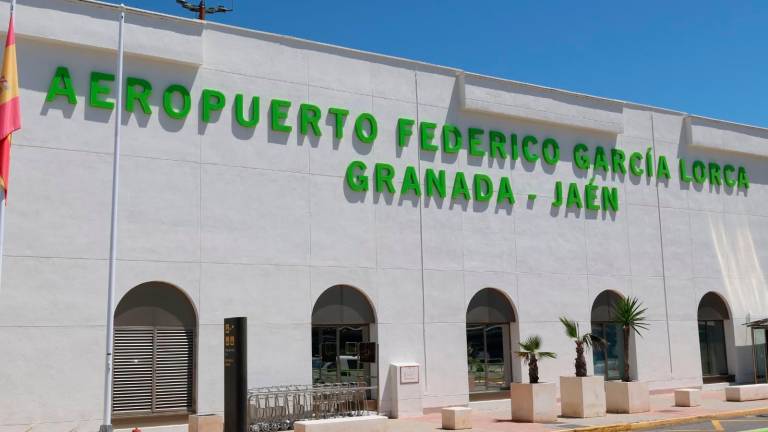 La Diputación de Granada plantea desvincular a Jaén del aeropuerto