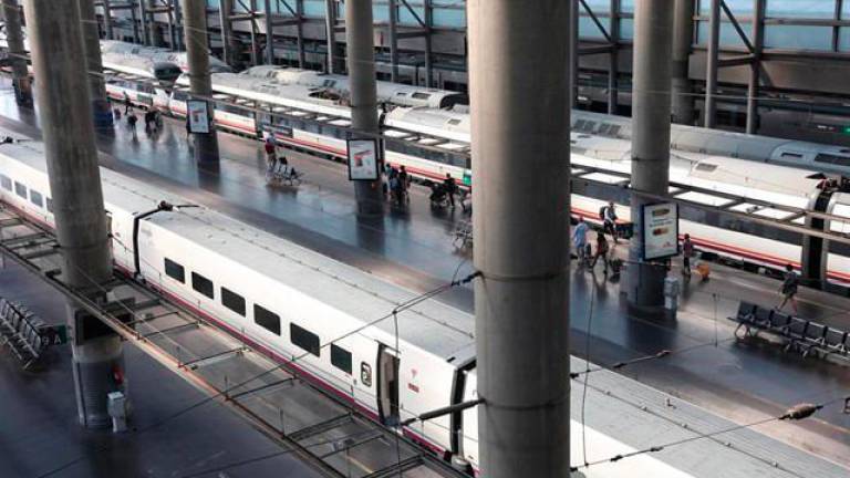 Renfe cancela 325 trenes por la huelga en vísperas del puente de agosto