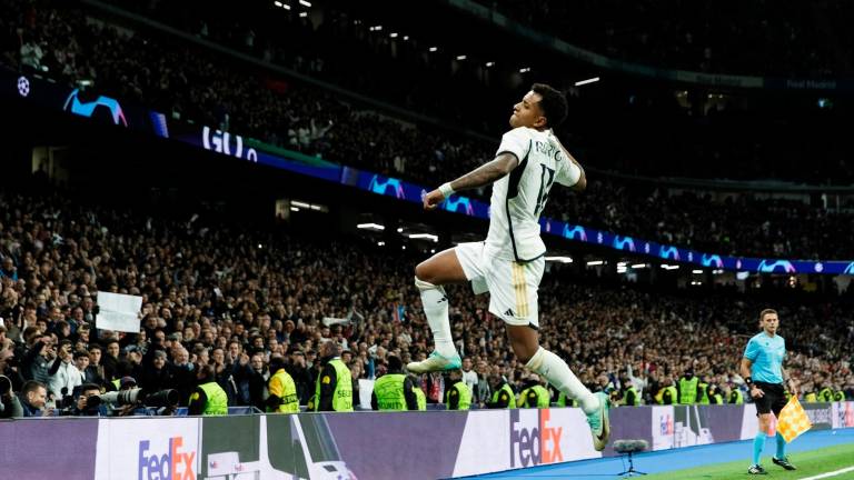 El Real Madrid golea rumbo a los octavos de Champions
