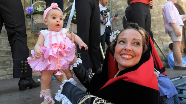 Un sinfín de flores y honores para la Reina de San Ildefonso