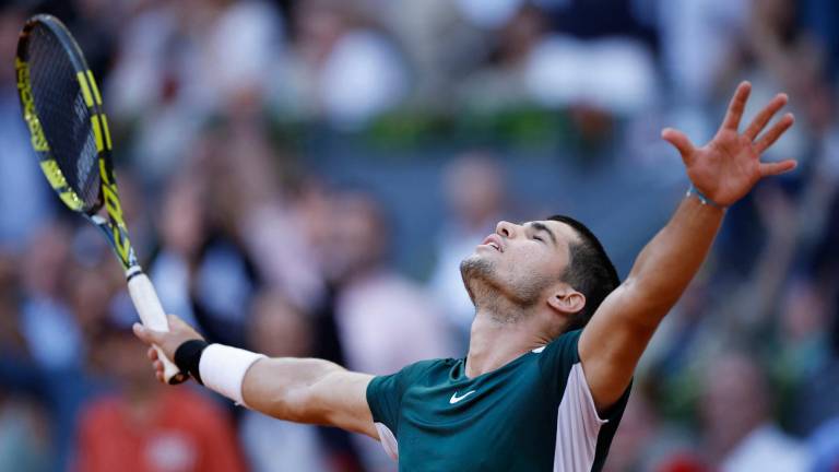 Carlos Alcaraz remonta imparable a Djokovic en busca del título en Madrid