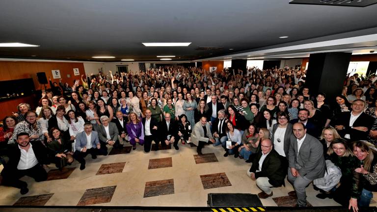 Un aplauso público a las que cuidan