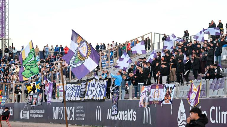 El Real Jaén agota las 200 entradas para el partido en Huelva y pide 150 más