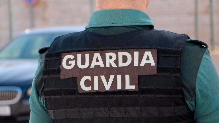 Buscan posibles desaparecidos tras el accidente de dos lanchas en aguas de Rota (Cádiz)
