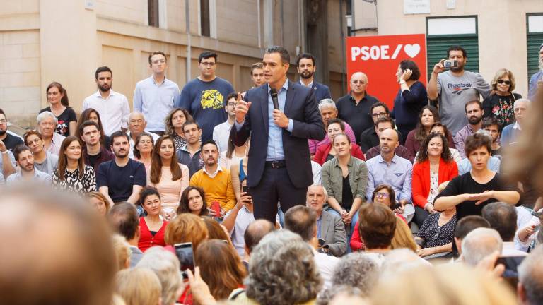 Los principales líderes abren campaña en la comunidad