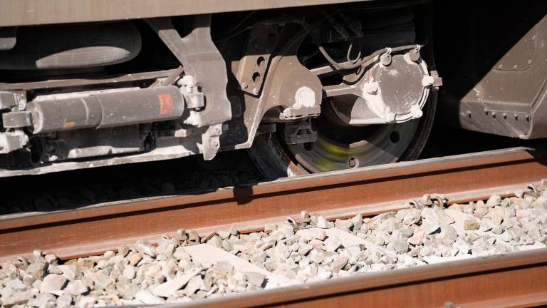 Puente afirma que el carril donde descarriló el tren Iryo es nuevo