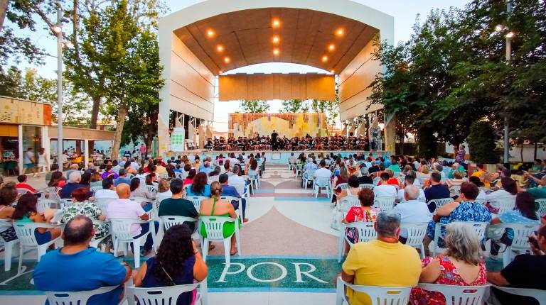 <i>Concierto de cierre en el Auditiorio de Alcaudete.</i>