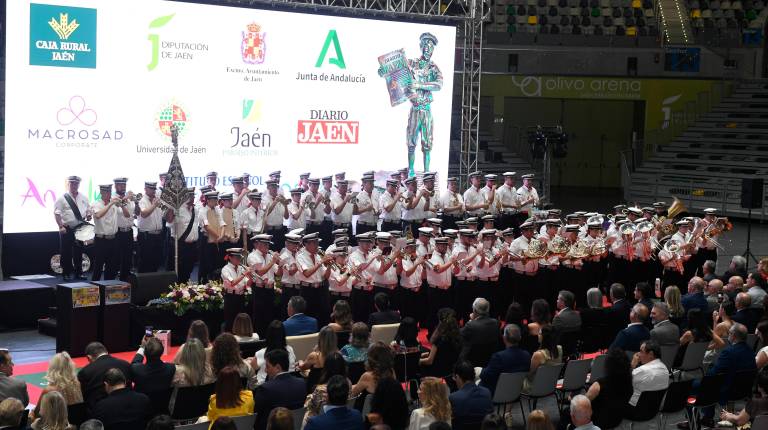 <i>Actuación de la “La Estrella” en la gala Jiennenses del Año 2025. / Agustín Muñoz / Diario JAÉN.</i>