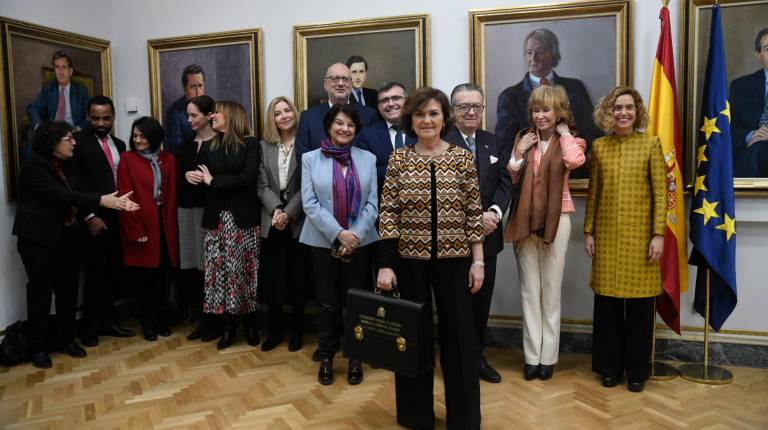 EQUIPO. <i>Carmen Calvo toma posesión de su cargo para el Gobierno de coalición de PSOE y Unidas Podemos.</i>