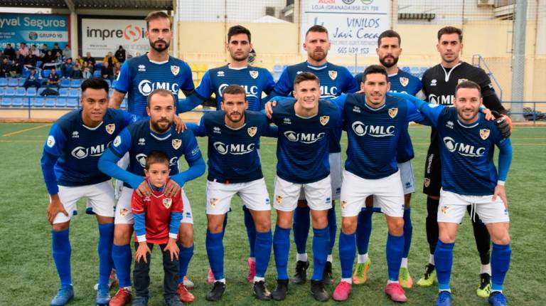 <span class=mln_uppercase_mln>TITULARIDAD.</span><i> El once inicial del Linares Deportivo en el partido ante el Huétor Tajar en el Estadio Miguel Moranto.</i>
