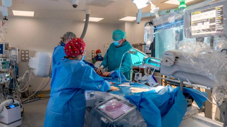 <i>Incorporación del nuevo quirófano híbrido en el Hospital de Jaén. / Junta de Andalucía. </i>