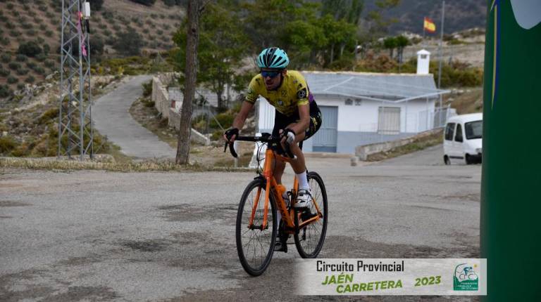 <i>Participante en la Cronoescalada Frailes-Hoya del Salobral, prueba del circuito. / FAC.</i>