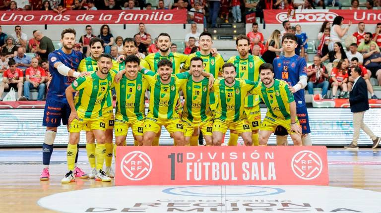 <i>Formación del Jaén Paraíso Interior que jugó en Murcia el pasado jueves. / ElPozo Murcia</i>