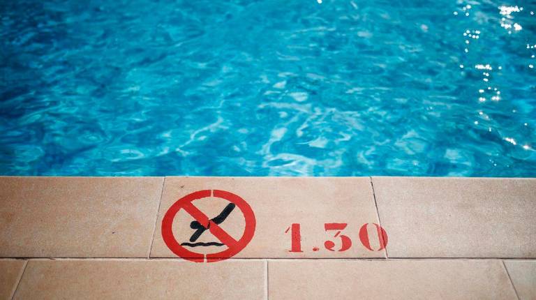 <i>Imagen de archivo de una piscina. / Alejandro Martínez / Europa Press.</i>