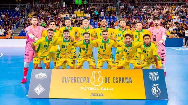 <i>Formación del Jaén Paraiso Interior en las seminales de la Supercopa de España. / RFEF.</i>