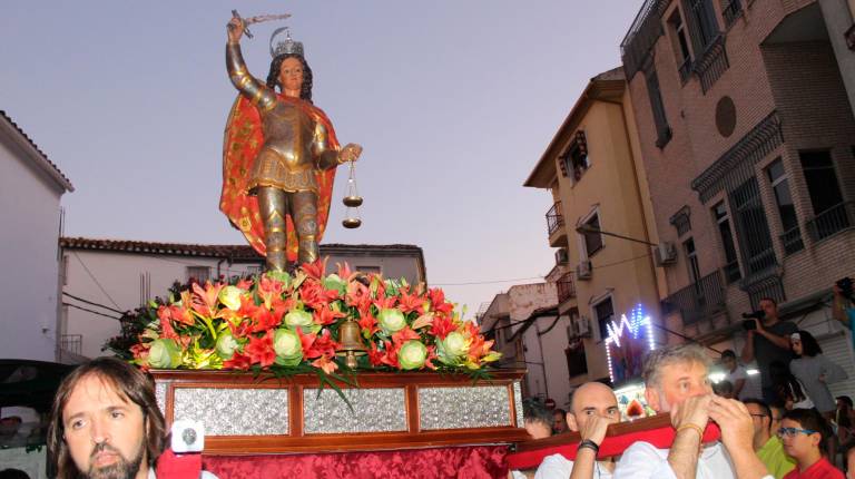 San Miguel reina en la recta final de las celebraciones de El Llanete, en Martos