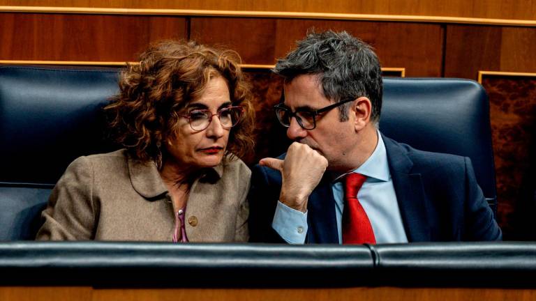 Las leyes de PP, Sumar y Podemos para que el SMI no tribute pasan su primer filtro en el Congreso