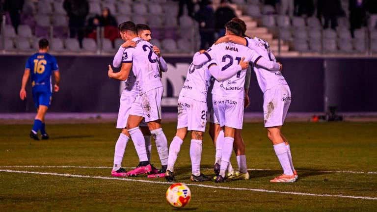 Los jugadores del Real Jaén celebran el cuarto gol ante el Lorca. / Miranda López / Real Jaén.