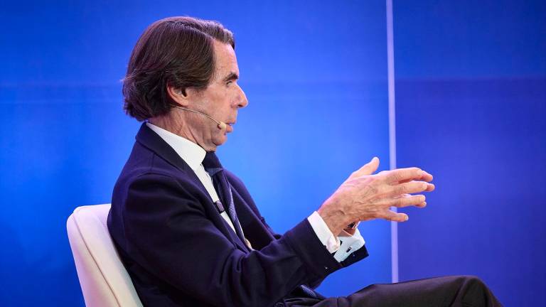 Aznar y Ana Botella aparecen en facturas de dos paquetes enviados por Epstein en 2003 y 2004