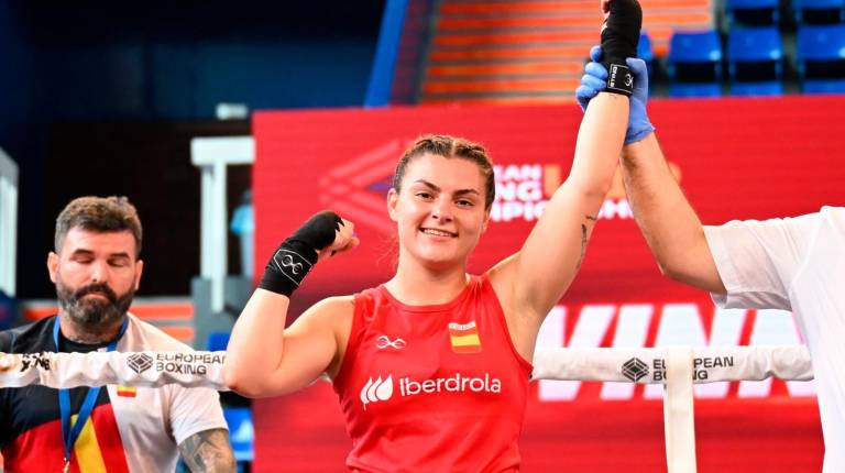 <i>Cristina Peinado celebra su victoria en el Europeo de Serbia.</i>
