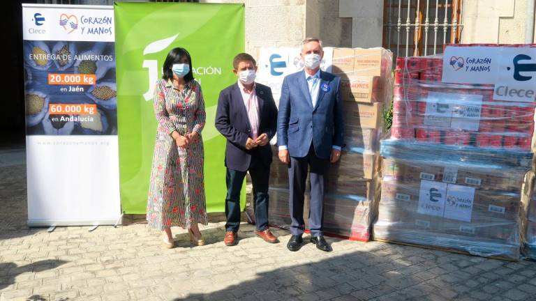 Diputación recibe 20 toneladas de alimentos donados por la plantilla de Clece