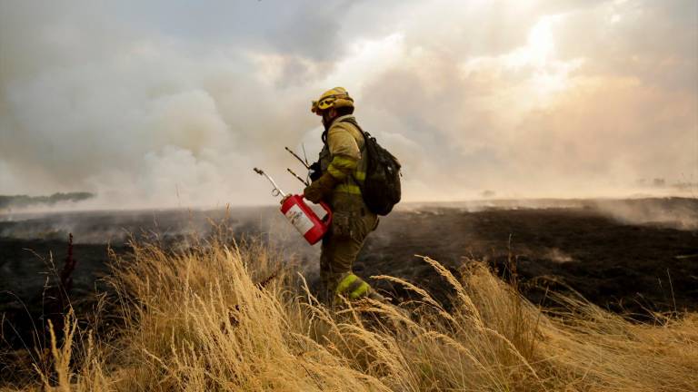 Los incendios de agosto dejan más de 115.000 hectáreas quemadas, tres muertos y miles de desalojados