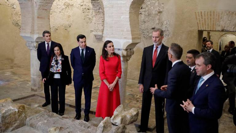 Sus Majestades conocen el patrimonio jiennense en su visita a los Baños Árabes