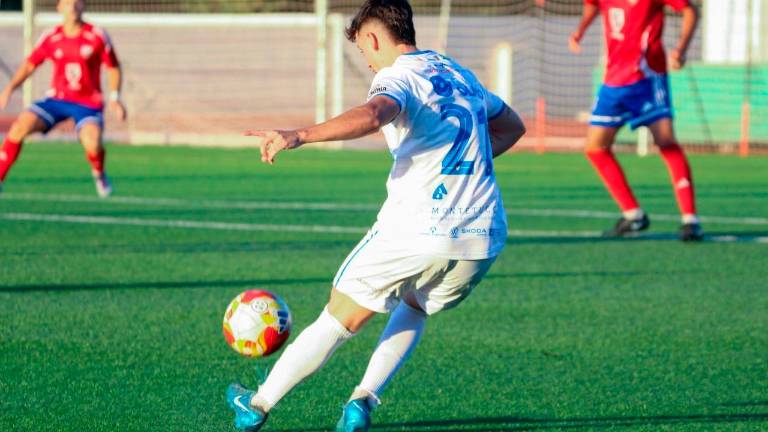 El Martos CD rescata un punto valioso ante el Torre del Mar