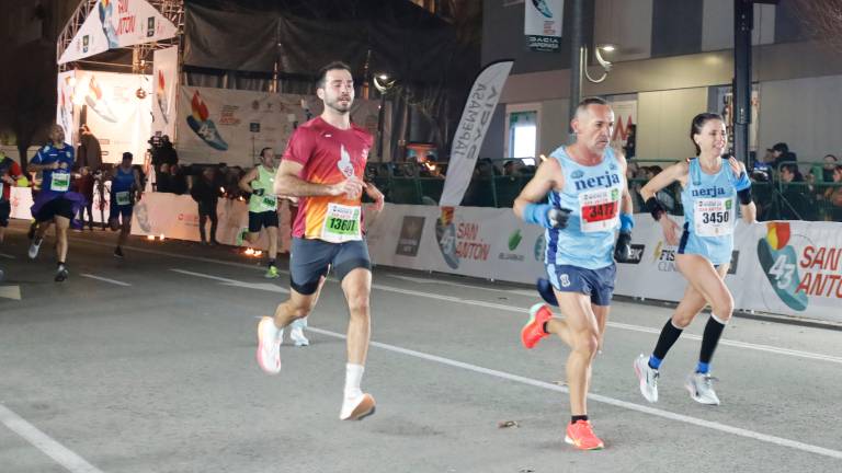 Reviva su llegada a la meta en la Carrera de San Antón 2026 con las mejores fotografías