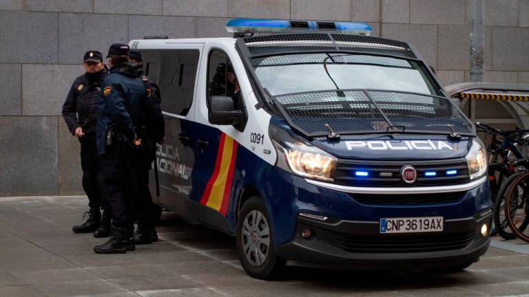 Detenida por apuñalar con una botella en el cuello a un hombre en Los Pajaritos (Sevilla)